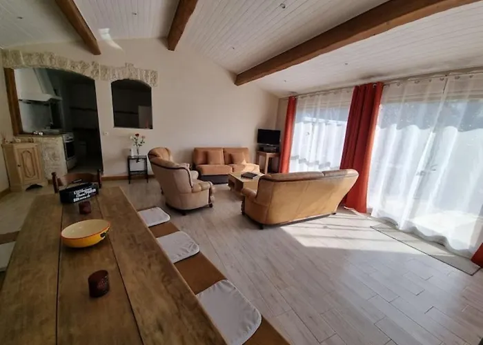 펜션 Agreable Maisonnette Entre Ocean Et Vignes *